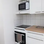 2Ndhomes Bright 1Br Apartment With Superb Location!